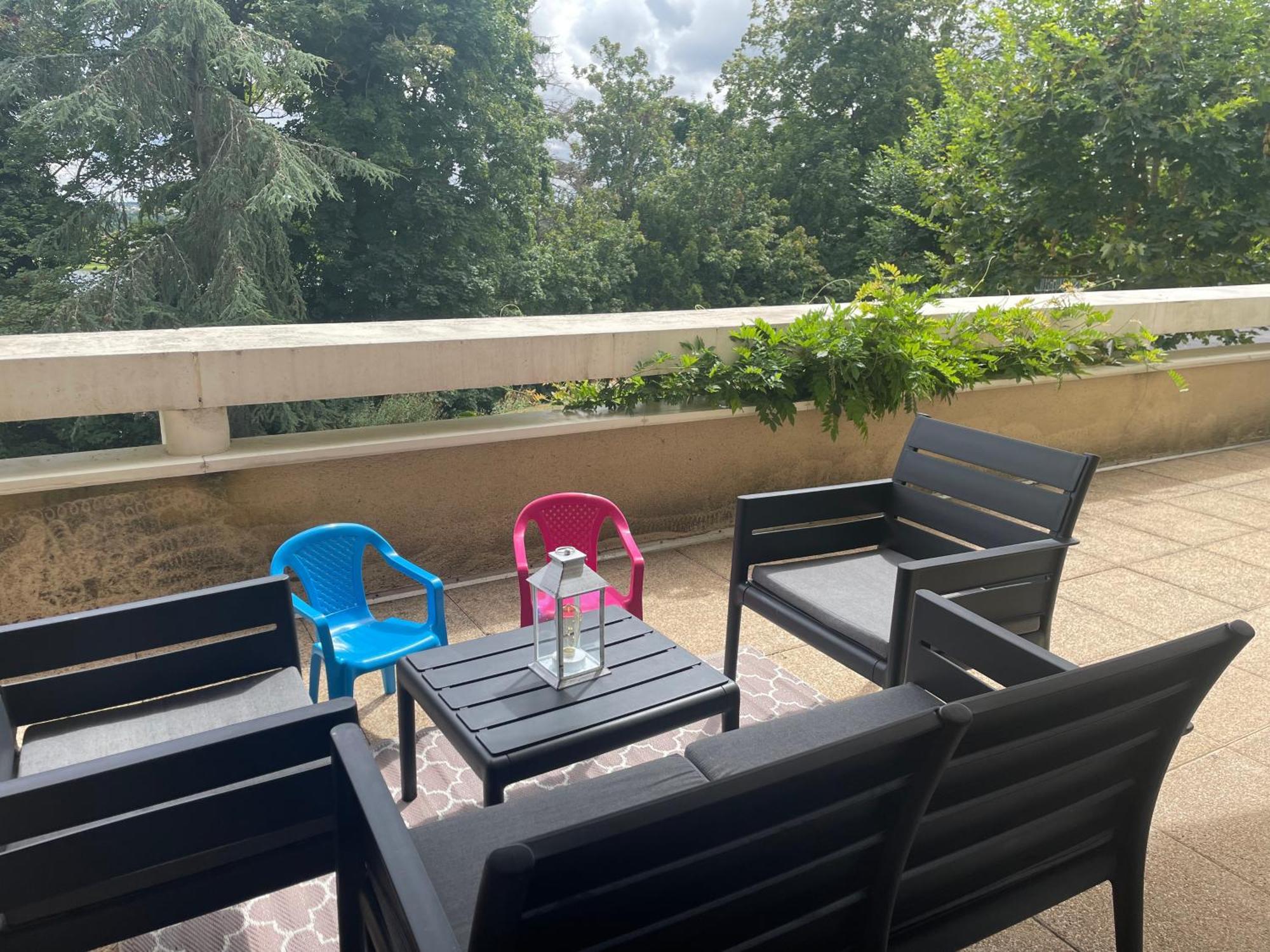Appartement Avec Parking & Linge Inclus & Local Velos Blois Exterior photo