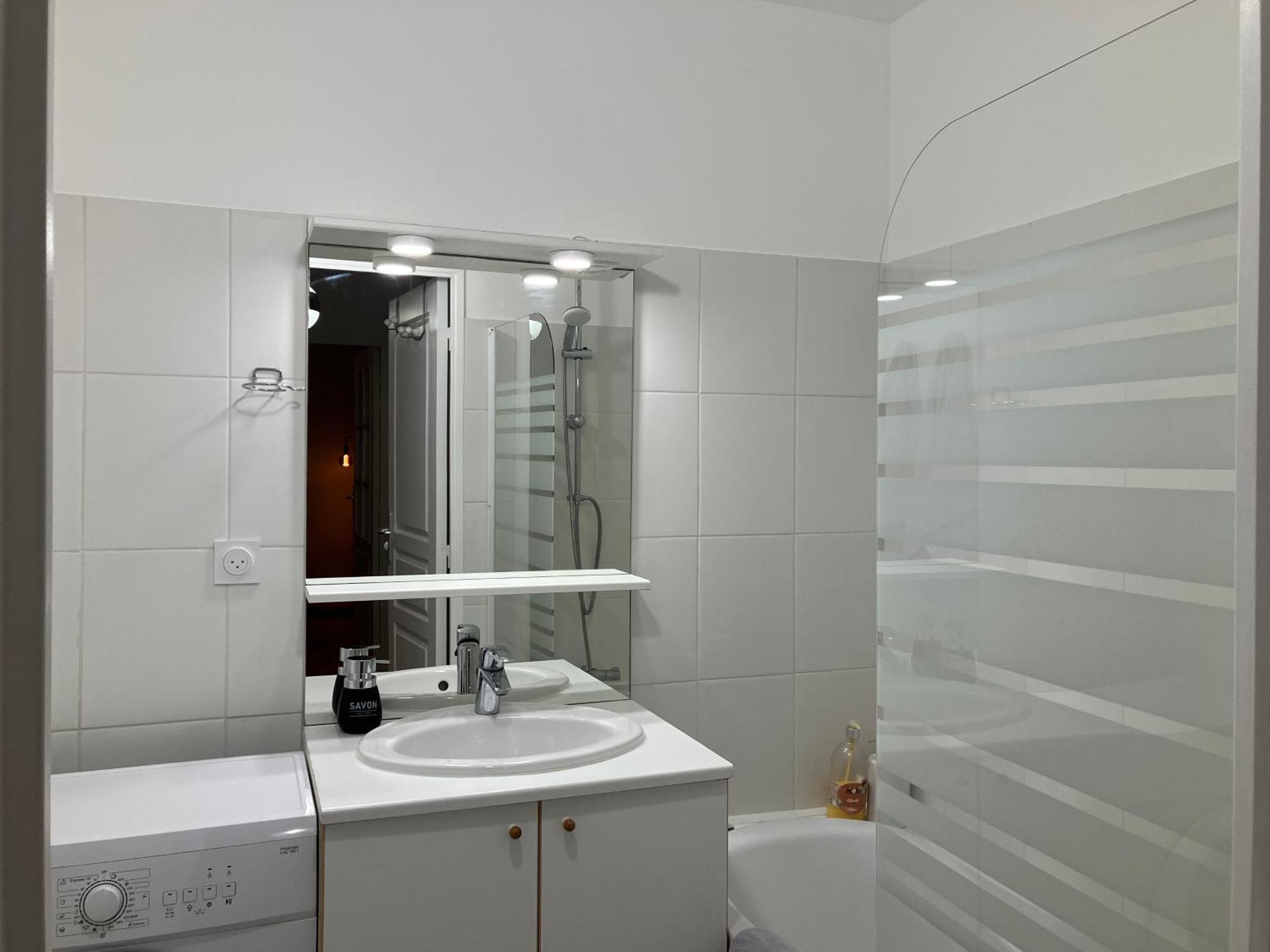 Appartement Avec Parking & Linge Inclus & Local Velos Blois Exterior photo